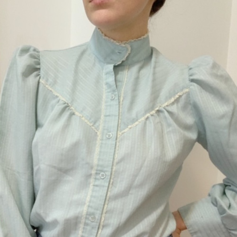 Meet your Posher, Phoebe